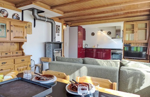 Riedtwil House | Wonderful villa for 3 guests with TV, patio, pets allowed and panoramic view