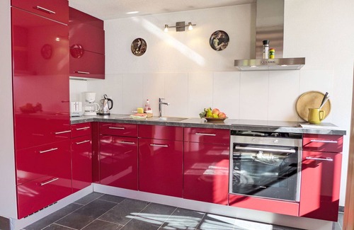 Riedtwil House | Wonderful villa for 3 guests with TV, patio, pets allowed and panoramic view