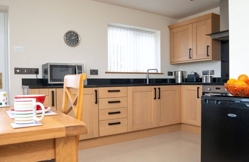 Llanasa House | Wonderful villa for 4 guests with WIFI and TV