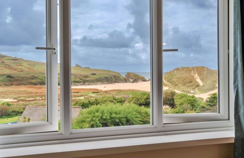 Holywell House | Wonderful villa for 6 people with WIFI, terrace and pets allowed