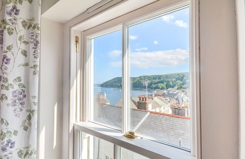 Kingsand House | Wonderful villa for 8 people with WIFI, pets allowed and parking