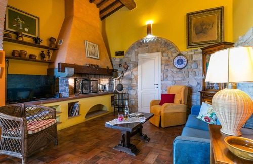 Fucecchio Villa | Wonderful villa for 4 people with WIFI, private pool, TV and parking
