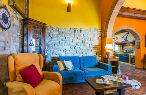 Fucecchio Villa | Wonderful villa for 4 people with WIFI, private pool, TV and parking