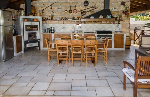 Alcamo Villa | Wonderful Villa Palme, with swimming pool, garden, free Wi-Fi, for 14 people