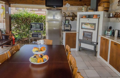 Alcamo Villa | Wonderful Villa Palme, with swimming pool, garden, free Wi-Fi, for 14 people