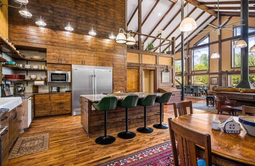 Salem House | Wondrous Lakeside Historic Home, Acres of Streams, Trails, and Beauty, Hot Tub, Pet Friendly, & BBQ