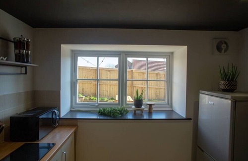 Rudston Apartment | Wood-fired Hot-tub in quirky one bed holiday home