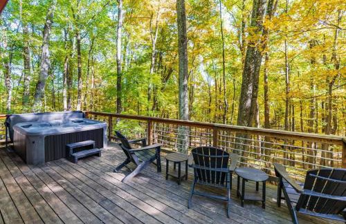 Berkeley Springs Ski Chalet | Wooded Nest, Cozy 3BR Chalet Near Spas, Downtown Berkeley Springs & Hiking