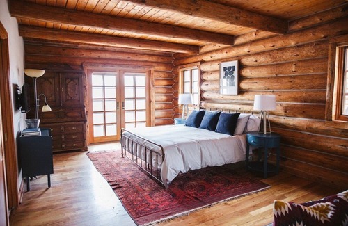 Montrose House | Woodgate Mountain Retreat: 40 Acres of Peace!