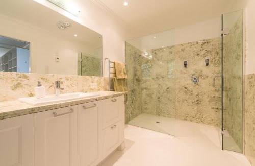 Bay of Islands House | Woodies Retreat