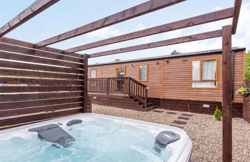 Fort Augustus Resort | Woodland 17 Hot tub Lodge