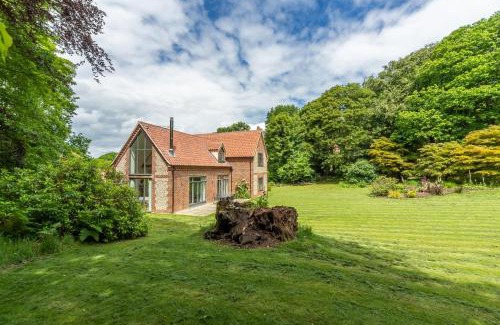 West Runton House | Woodland Pytchley