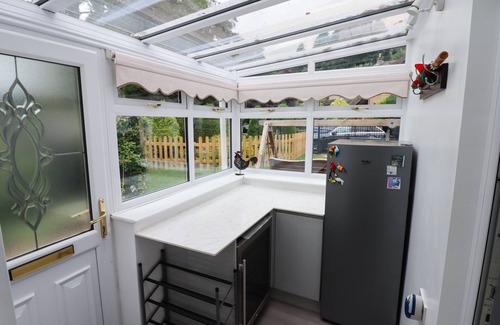 Darley Dale Cottage | WOODLANDS, family friendly, with a garden in Darley Dale
