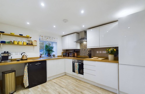 Penrith Cottage | Woodman's Cottage, Penrith - a cottage that sleeps 4 guests in 2 bedrooms