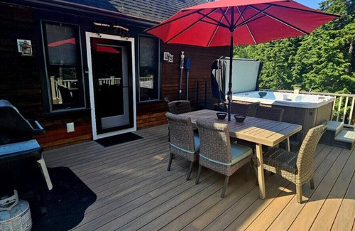 Beaver Cove House | Woods All Around-Direct ATV Access & Lake Access - sleeps 10+