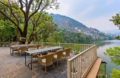 Bhimtal Villa | Woodsmoke,Bhimtal – Lake-View 9 BHK Villa for Memorable Group Stays