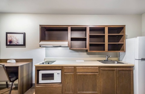 Quad Cities Hotel | WoodSpring Suites Davenport Quad Cities