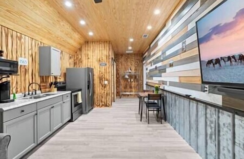 St. Augustine House | Woodsy Barndominium, Pet friendly, 4.5 mi to beach
