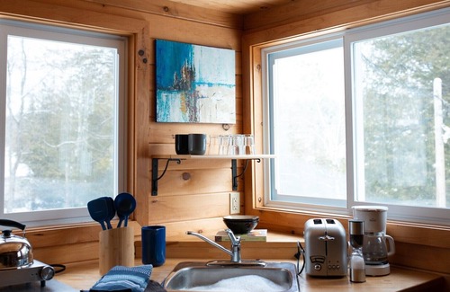 North Frontenac Ski Chalet | Woodview Cottage - Myers Cave Resort