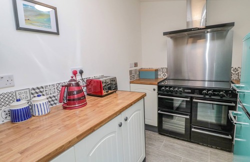 Wooler Cottage | WOOLLEY LODGE, pet friendly, character holiday cottage in Wooler