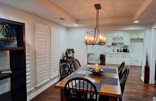 Cypress House | Work n' Play Cypress- Spacious 5-bedroom house with a pool/spa in north Cypress