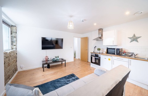 Leeds Apartment | Work-Ready Apartment Near Kirkstall Shops