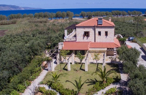 Tavronitis Villa | World Villa