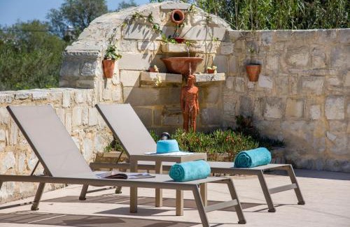 Tavronitis Villa | World Villa