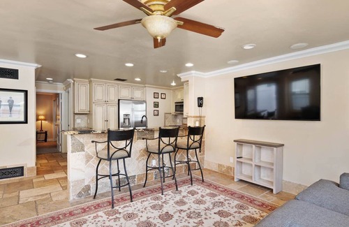 South Mission Beach House | WOW…6BR ! S. Mission Beach AC 4 Houses to beach Pet friendly