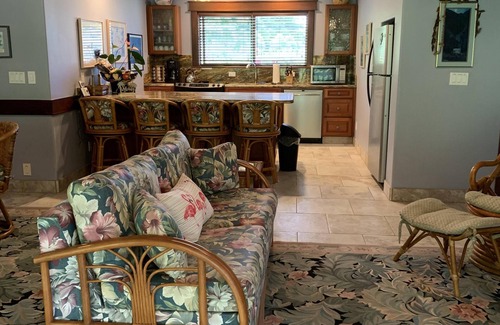 Holualoa House | Wow! Awesome Kailua Ocean View, Pool, and Convenient Too!