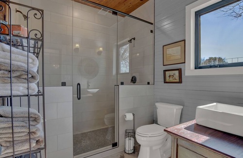 Albert House | Wow! House and Cabin! Next to Cool Town of Albert!