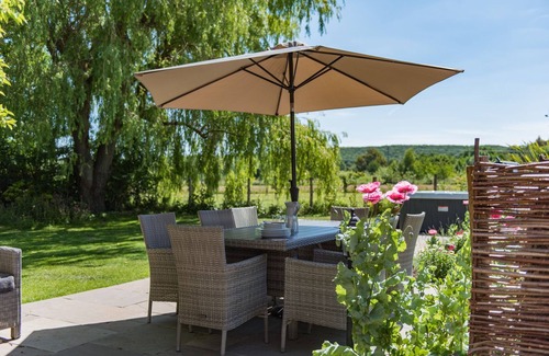 Dargate House | Wow, wow! Amazing immaculate period house and hot tub by Bloom Stays - discounts available