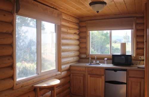 Hatch Cabin | Wranglers Quarters RiverView Cabin - Sevier River Ranch - 1 King bed