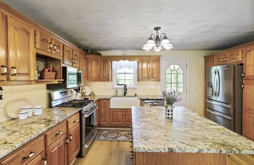 Schellsburg Other | Wrap-A-Round Farmhouse :Peaceful Mountain Retreat