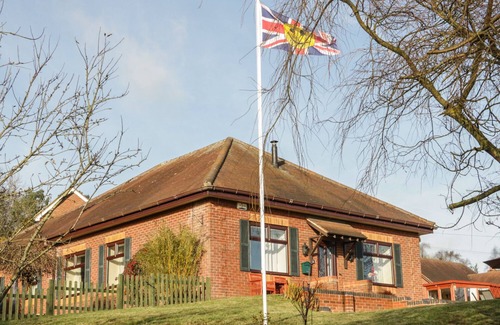 Angelbank Cottage | WRENS NEST, pet friendly, with open fire in Hopton Wafers