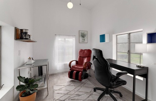 Vaught Ranch Apartment | Writer's Retreat: Think and rest in nature in the middle of Austin.