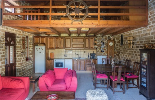 Corinthia Region Villa | Writers' Retreat with pool by JJ Hospitality-
