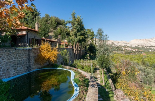 Corinthia Region Villa | Writers' Retreat with pool by JJ Hospitality-
