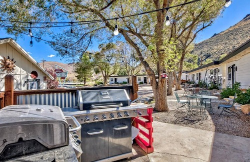 Walker Hotel | WWM 8 · 8 Fresh Air, Beautiful Views, Friendly Place WWM
