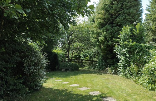 Wyck Rissington Cottage | Wyck Cottage - pet friendly in Wyck Rissington near Bourton-on-the-Water