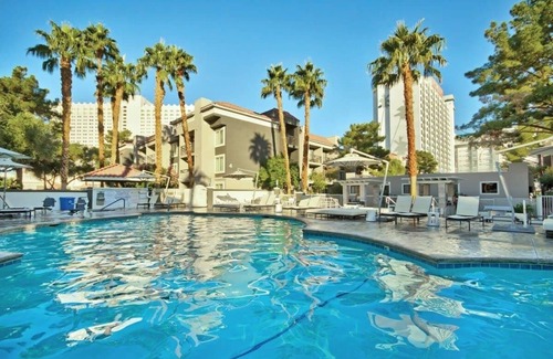 Las Vegas Condo | Wyndham Desert Rose Resort|2BR/2BA Balc King Suite