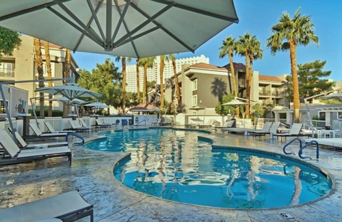 Las Vegas Condo | Wyndham Desert Rose Resort|2BR/2BA Balc King Suite
