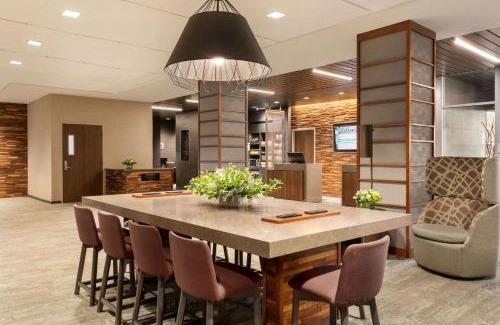 Downtown Niagara Falls Hotel | Wyndham Garden at Niagara Falls