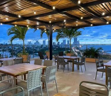 Urbanizacion Eliana Hotel | Wyndham Garden Cartagena