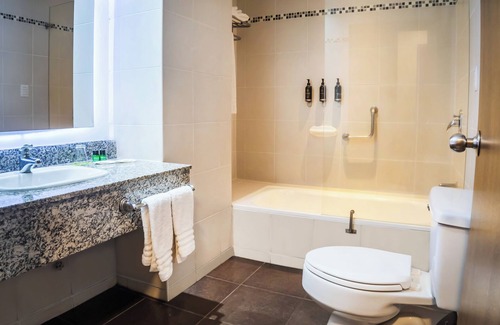 Simon Bolivar Hotel | Wyndham Garden Guayaquil