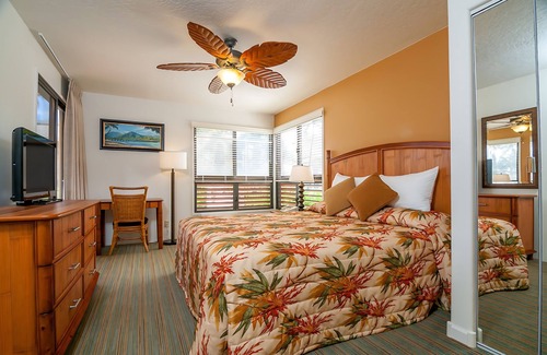 Hanamaulu Resort | Wyndham Kauai Beach Villas: 1-Bedroom Tropical Escape by the Ocean