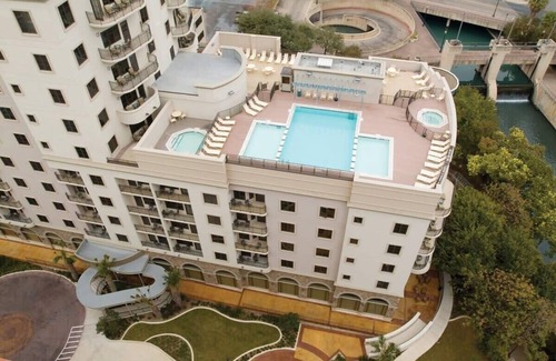 Downtown San Antonio Condo | Wyndham La Cascada Resort|4BR4/BA King Pres Suite