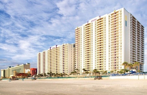 Seabreeze Historic District Resort | Wyndham Ocean Walk - 1 Bedroom Deluxe with a Balcony - Sleeps 4! Beach Resort