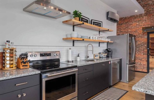 Effingham Apartment | XCHNG 4 Apartments Downtown. Side by Side.
