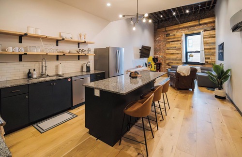 Effingham Apartment | XCHNG Downtown Loft Living
